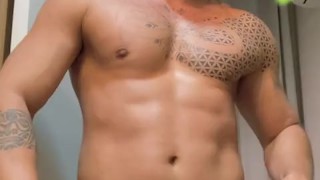 Ex rugbier muestra su verga