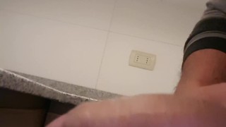 Masturbacion en la cocina