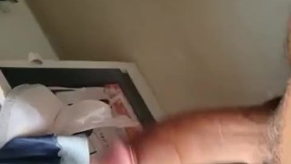 Muestro mi verga rosada de 21 cm a la cámara, que rico 🤤