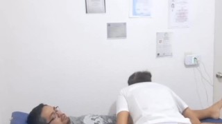 Vino por consulta y lo deje seco.