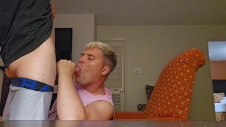 Sucking off Bi guy