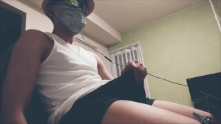 【もっこり＆手コキ】昼間からエロ動画見ながら、喘いでは扱く20代の休日の過ごし方