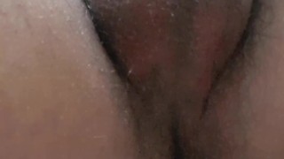 MASAJEANDOME LOS TESTICULOS