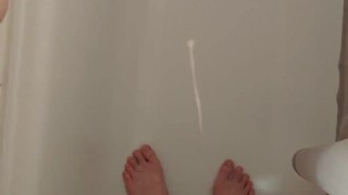 包茎が立って大量射精