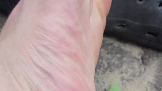 ahhhh My feet be like "what a hot day"