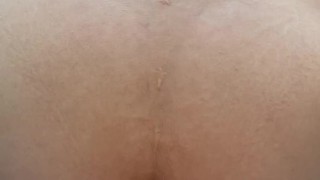 Me follo a recién casada que conocí en las vacaciones - Su esposo está en el gym