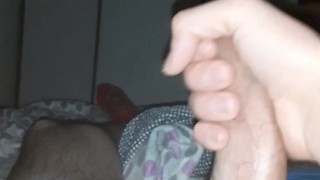 I jerk off my dick and cum in my bed