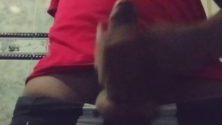 Me corro salvajemente antes de la ducha
