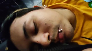 Mi amo tuvo un día pesado en el trabajo y yo lo tranquilice