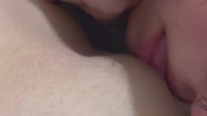 Baliq torlarida yalangoch ayollar