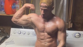 Dom King Muscle Jerk Flex '