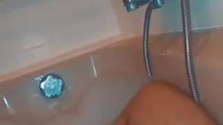 Bonne éjaculation dans le bain