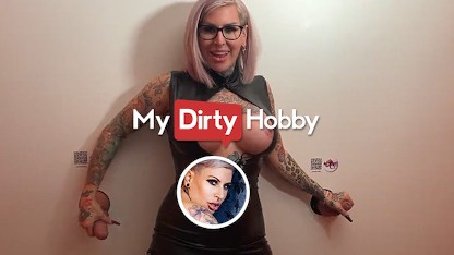 MyDirtyHobby - 金发美女在寻欢洞里挤奶