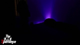 un amigo viene a follarme en secreto