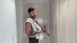 Gym bully shrunk into slavery by alpha