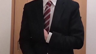 仕事帰りのリーマンがゴムの中に溜めた精液をぶっぱなす！！【サンプル動画】
