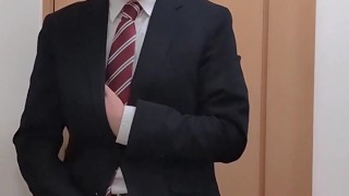 仕事帰りのリーマンがゴムの中に溜めた精液をぶっぱなす！！【サンプル動画】