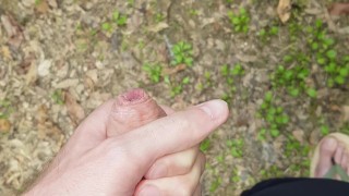 Italian teen jerks off his uncut cock and sprays cum everywhere at a public park 💦