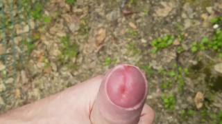 Italian teen jerks off his uncut cock and sprays cum everywhere at a public park 💦