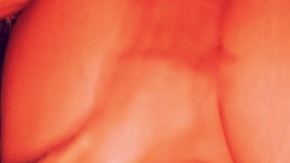 Mi vecino me folla mientras mi marido no esta