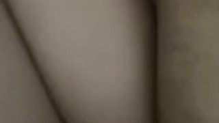 Hermosa chica es follada después de una noche de copas🍷