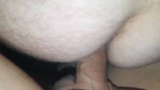 O meu pau parece uma cobra! Puta, tu chupa, senta em cima e tira o veneno com o cu. video 2k