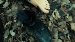 Twink barefoot jerking in the park - cumshot on shoe and foot