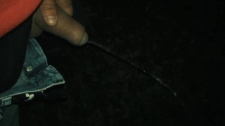 Middle eastern pee desperation - need to piss outdoor