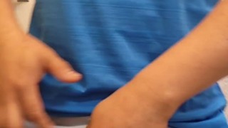 Bumili ako sa palengke ng walang brief dami tingin sa akin . pag uwi ko na jakol ako.