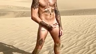 Jerking off in Maspalomas with a little help