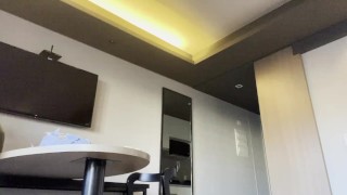 JULIE OLIVER- Dançando funk e fazendo striptease