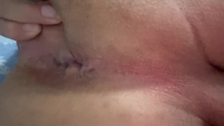 Jugando un poco con mi culo