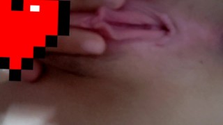 jugueteo con mi pequeño y lindo coño ♡