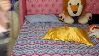 I was so horny that I couldn't stand it and I ended up masturbating with a dildo in my rich pussy