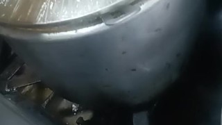 Lava platos mamando la verga del chef