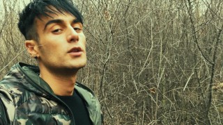 Arab is jerking off and cumshot is making nice "dropping of cum" sound