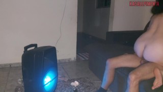 safada depois da social, seduz o jovem até fazer de tudo com seu pau grande!