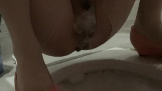 [Babapapa85]上班突然发骚到男厕变装伪娘裸体行走伪阴尿尿