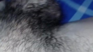 Estaba solo en casa y me puse a jalarmela...