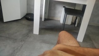 Sabrosa Gran Polla Grande y Gorda es Masturbada Hasta Correrse.Los Vecinos Pueden Mirar!