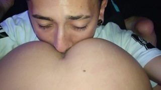 Me meten la lengua en mi culito POV