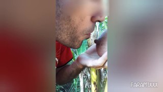 Mis pezones se ponen duros porque mi esposo los chupa y muerde muy fuerte cuando lo amamanto