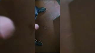 Aquí jalandome hechandome una paja viendo Xxx en Pornhub