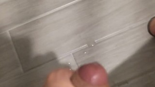 Masturbacion en el baño