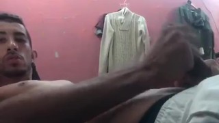 jalándome la verga hasta aventar los mecos fuera