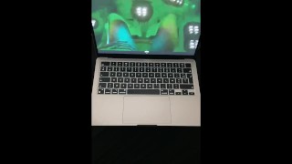 Masturbation devant cyberpunk v panam