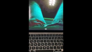Masturbation devant cyberpunk v panam