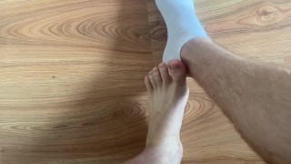 White socks hide the smelly feets