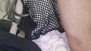 Nicole se atraganta de mi verga hasta que termino en su carita