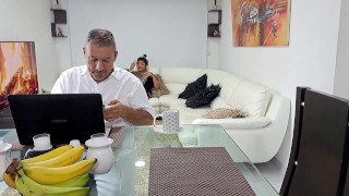I fill my stepmother's face with cum, this bitch loves that I eat her pussy